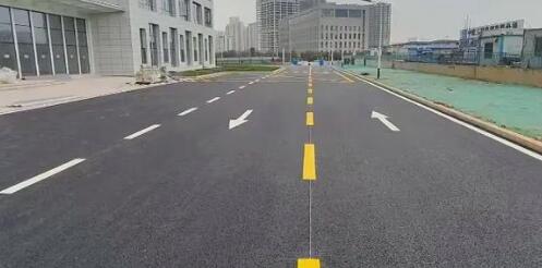 蘇州工廠劃線選專業(yè)團(tuán)隊(duì)，抗壓耐磨有保障