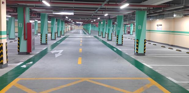 停車位劃線施工噴漆分步指南？從準(zhǔn)備到驗(yàn)收，確保劃線規(guī)范耐用