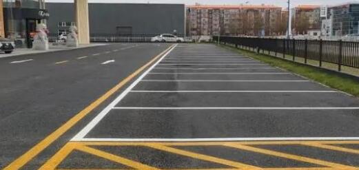 多年专注停车场划线 - 飞扬市政靠谱团队，专业解决划线难题